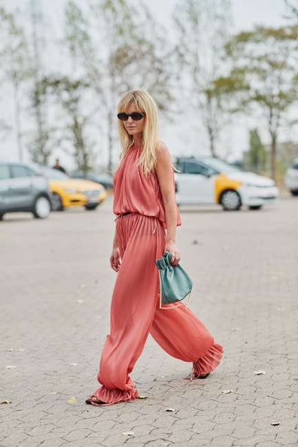 Living Coral: Street Style