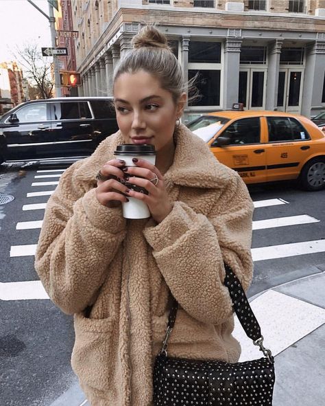 Teddy Coat Beige Street Style